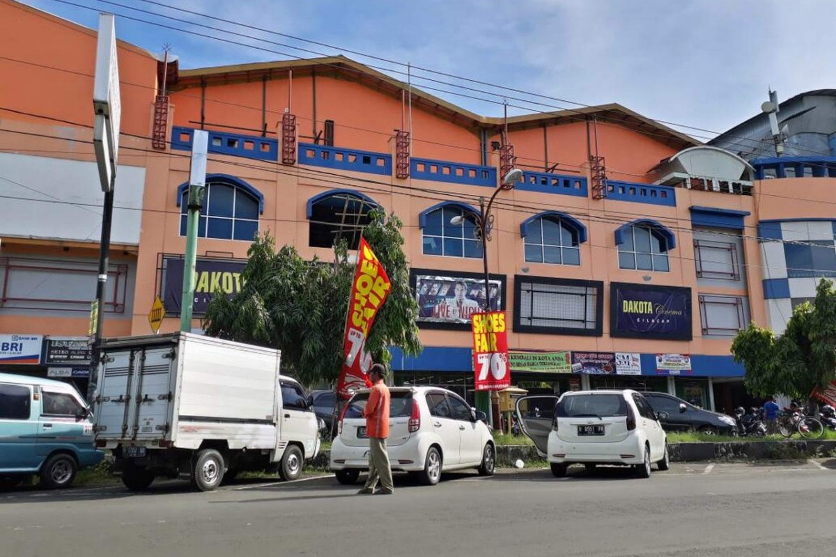 Flores di Jantung Cilacap: Tempat Belanja yang Tak Pernah Mengecewakan